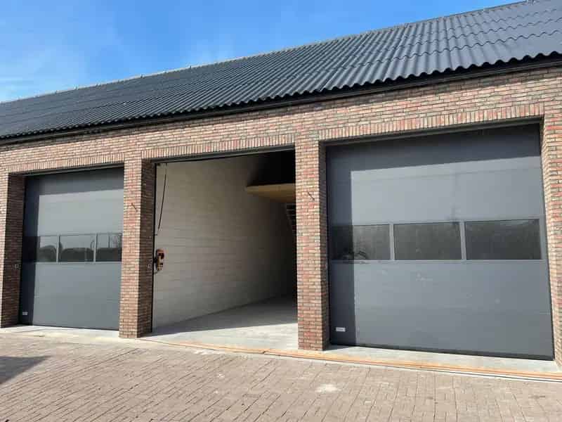 Bedrijfshal te huur Eemnes 54m2 Opslagruimte Wakkerendijk