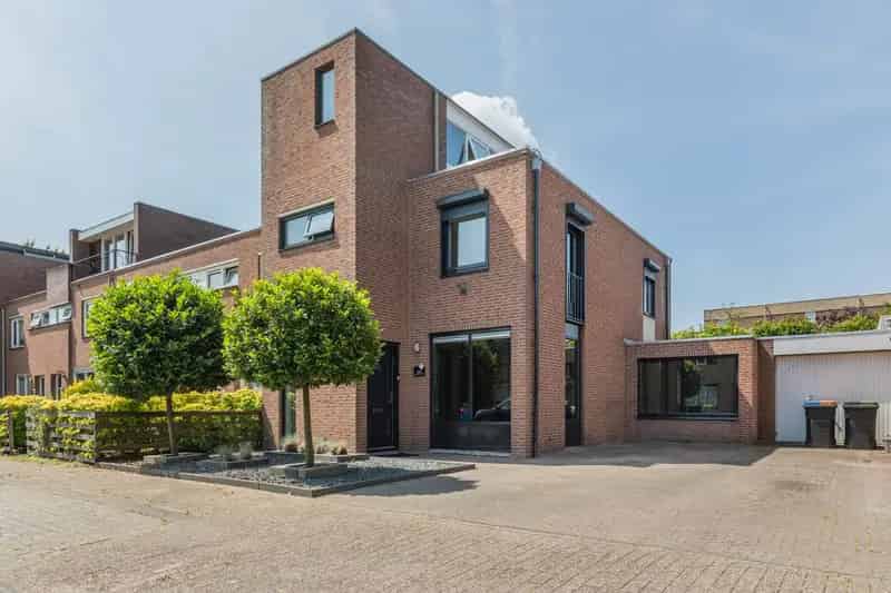 Ruime gezinswoning Tuindorp De Kievit 4 slaapkamers moderne keuken