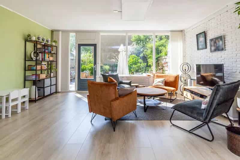6 Kamer Eindwoning Den Haag Ruime Tuin Moderne Keuken