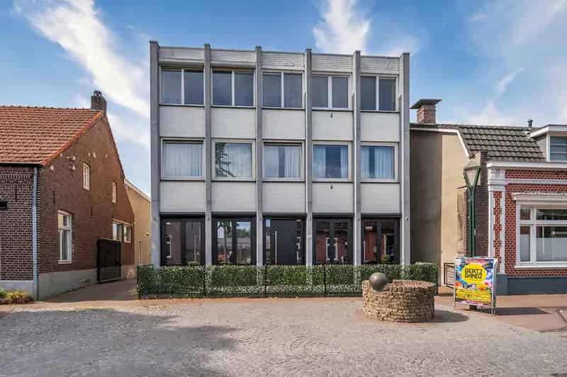 3-kamer appartement Sevenum centrum gerenoveerd met garage
