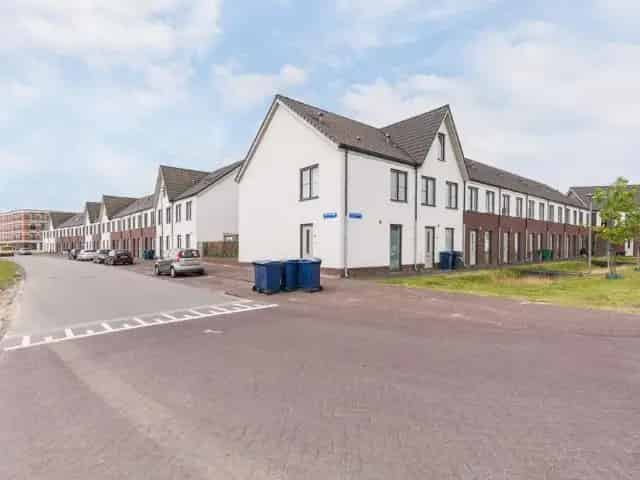 5 Kamer Eengezinswoning te Huur Almere Poort