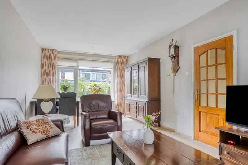 Huis te koop Zutphen: Ruime gezinswoning met garage en tuin