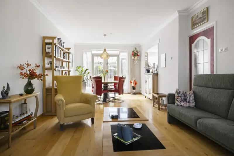 Tweekapper nabij strand 5 slaapkamers grote oprit