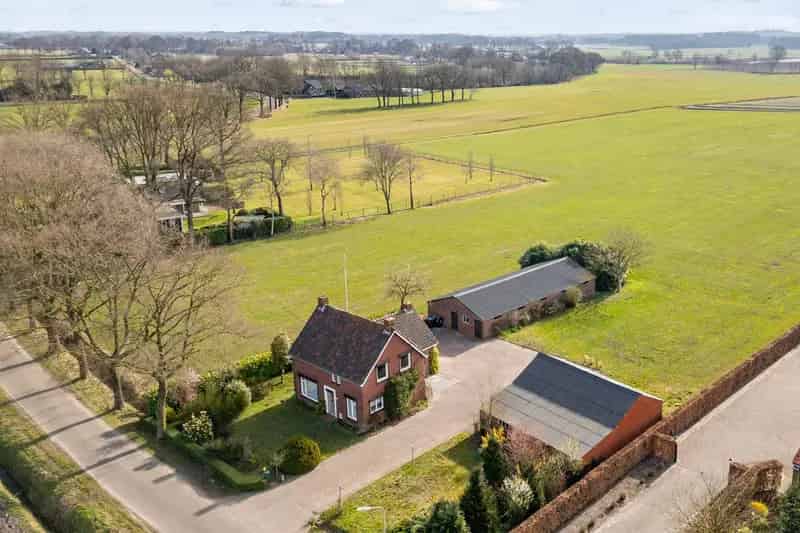 Vrijstaande woning Sprundel 32 hectare 4 slaapkamers