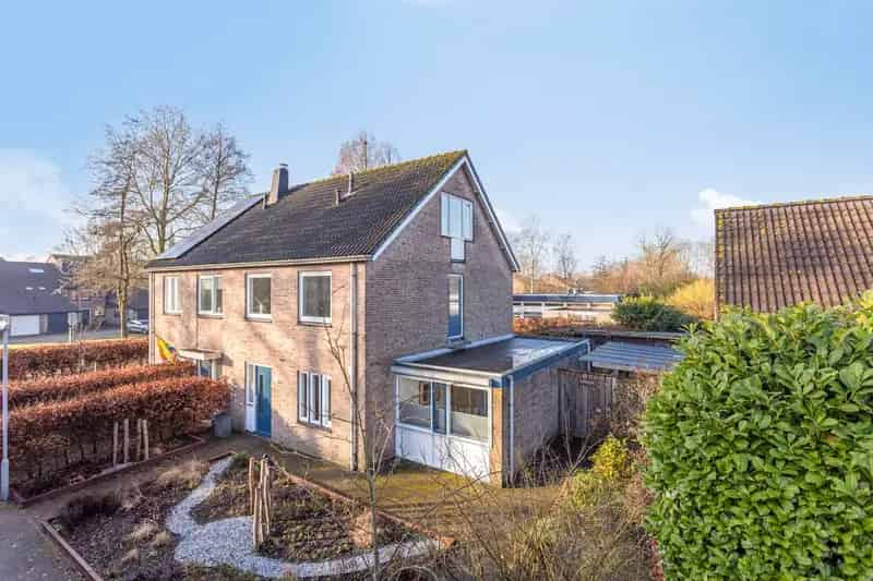 Te Koop: Royale Twee Onder Een Kapwoning Terheijden