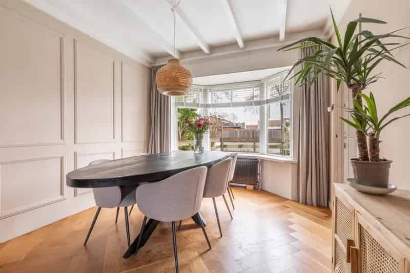 Jaren 30 woning Zwanenburg 111m2 14 zonnepanelen Tuinhuis