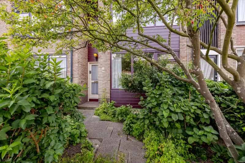 Huis te koop Oostzaan: 5 slaapkamers, 2 badkamers, vrij uitzicht