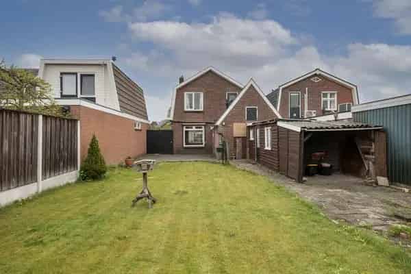 Vooroorlogse woning Delden  Royale ruimte  Eigen oprit