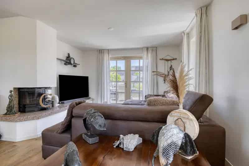 Vrijstaande woning Lage Zwaluwe met zwembad en garage