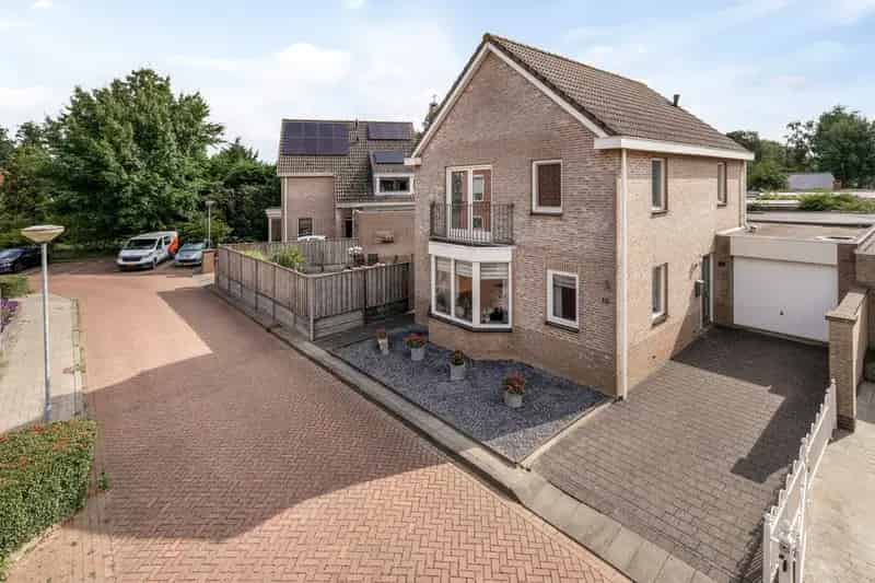 Huis te koop Moerdijk Beatrixstraat 3 slaapkamers tuin garage