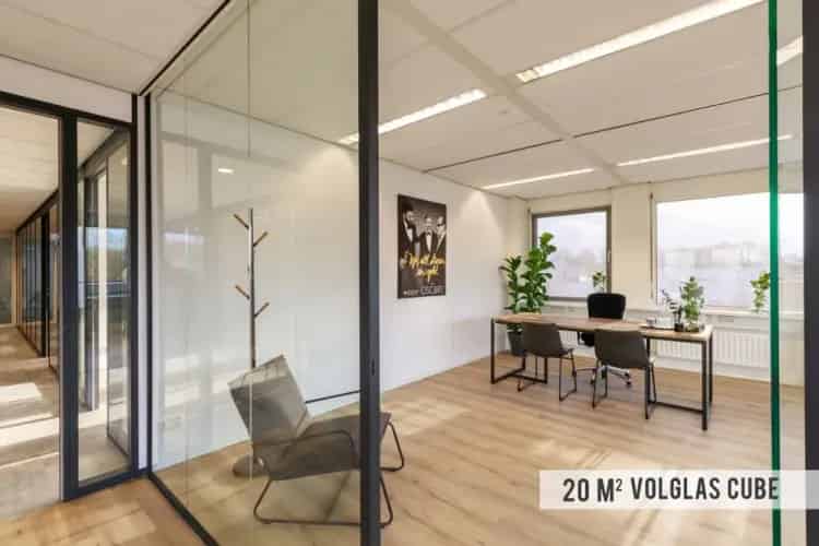 Kantoorruimte Baarn: Modern Kantoorgebouw 5000m²