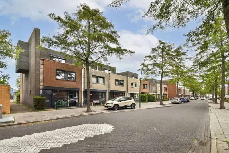Huis te koop Assendelft 5 slaapkamers tuin zonnepanelen A+