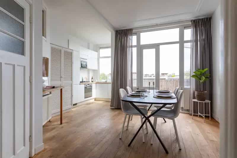 Bovenhuis te Koop Bloemenbuurt 3 slaapkamers