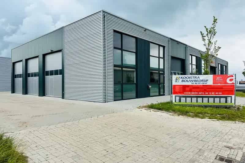 Bedrijfsunit te Huur Dokkum 150m² Kantoor Opslag Zolder