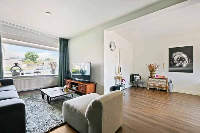 Huis te koop Huizen: Ruime gezinswoning 130m2, 4 slaapkamers, moderne keuken en badkamer