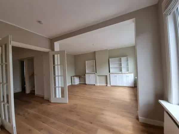 Gestoffeerd 4-kamerappartement Blijdorp nabij Vroesenpark