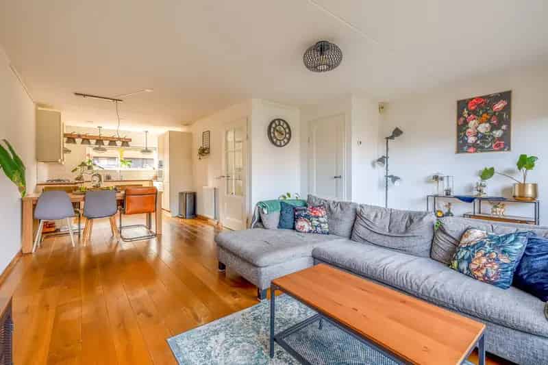 Huis te koop Waalwijk: Ruime 4 slaapkamer woning met tuin en dakterras