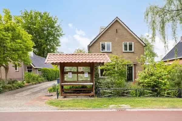 Vrijstaand woonhuis Heemse Hardenberg diverse bijgebouwen grote tuin