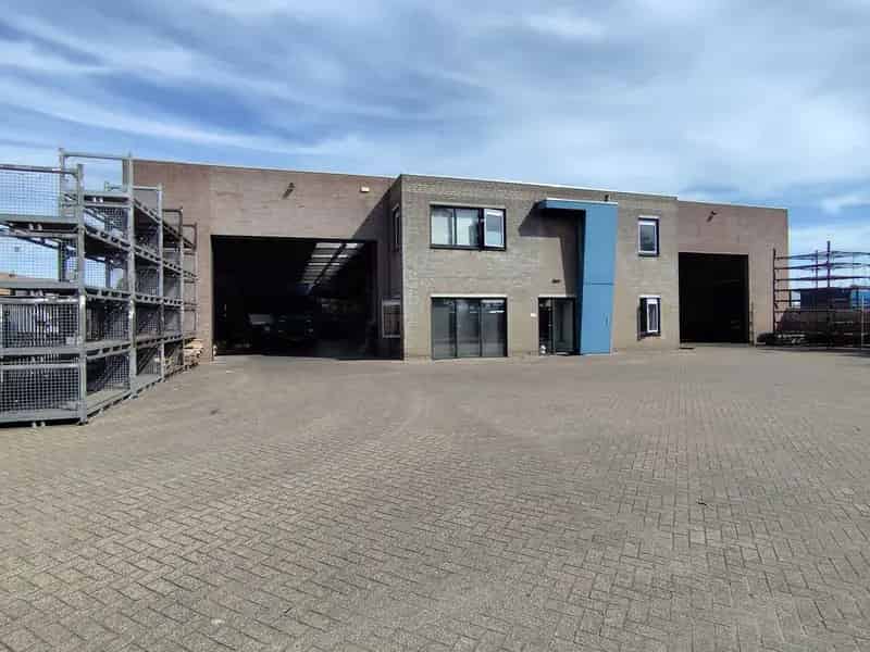 Bedrijfshal Eindhoven | Zoek bedrijfshallen te huur: Kanaaldijk-Noord 157 5642 JB Eindhoven 