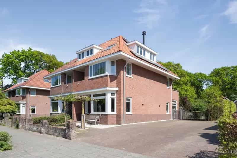 Huis te koop: Willem de Zwijgerlaan 17 2082 BA Santpoort-Zuid 
