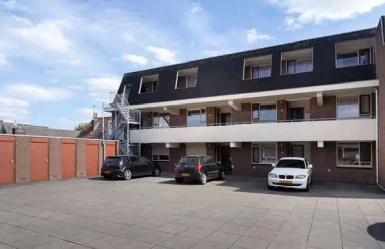 Kamer Renkum boven Hema 8m2 eigen wasbak