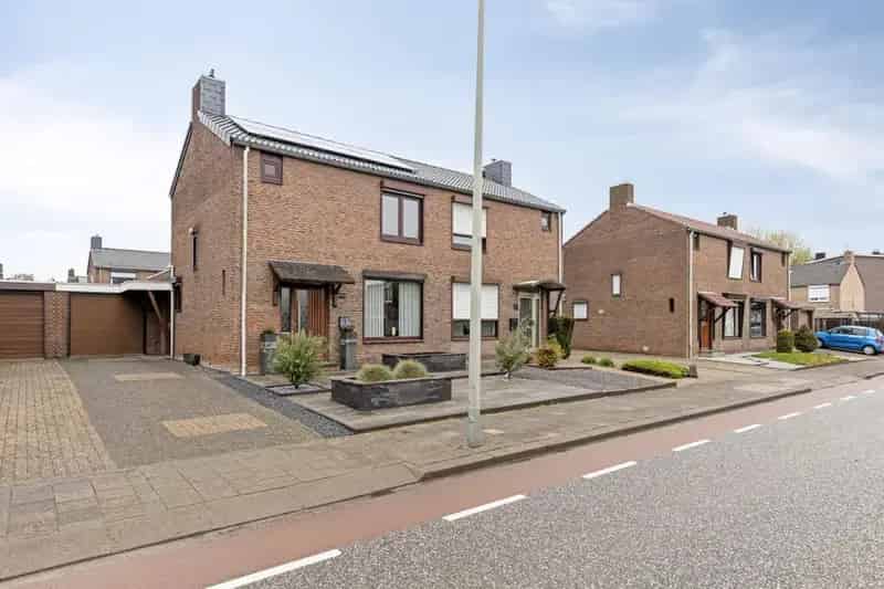 Twee Onder Een Kapwoning Ubachs over Worms