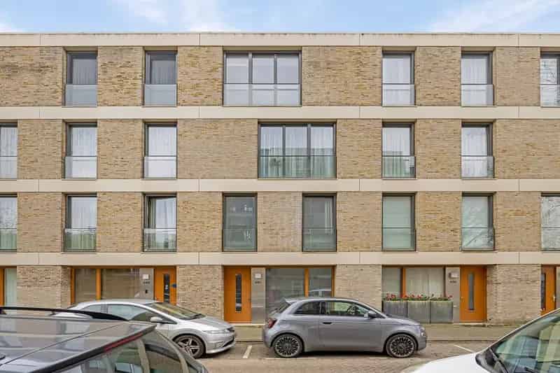 Royaal appartement Rotterdam Zuidwijk 106m2 3 slaapkamers parkeerplaats