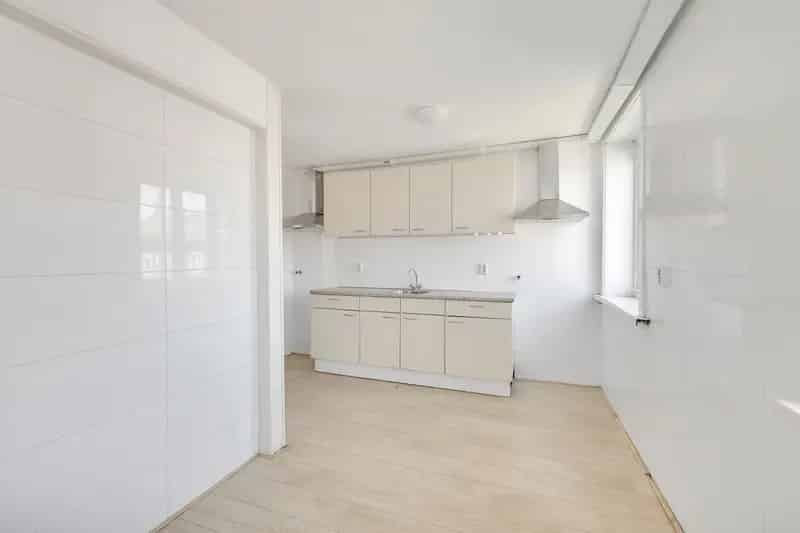 7-Kamer Appartement Vlaardingen Ruim 2 Badkamers 2 Balkons Gratis Parkeren
