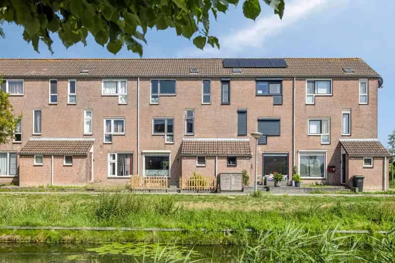 5 Slaapkamers Middenwoning Garage Serre Almere