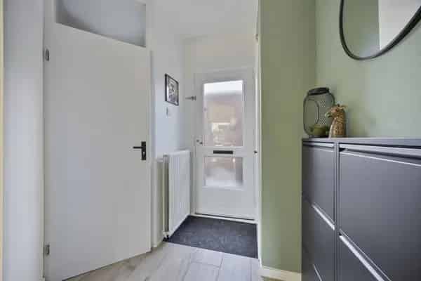 Grote halfvrijstaande woning Kortendijk 4 slaapkamers moderne keuken