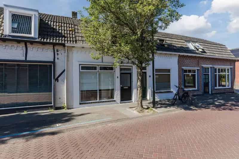 Tussenwoning Dorpscentrum Garage Berging Patiotuin Starters