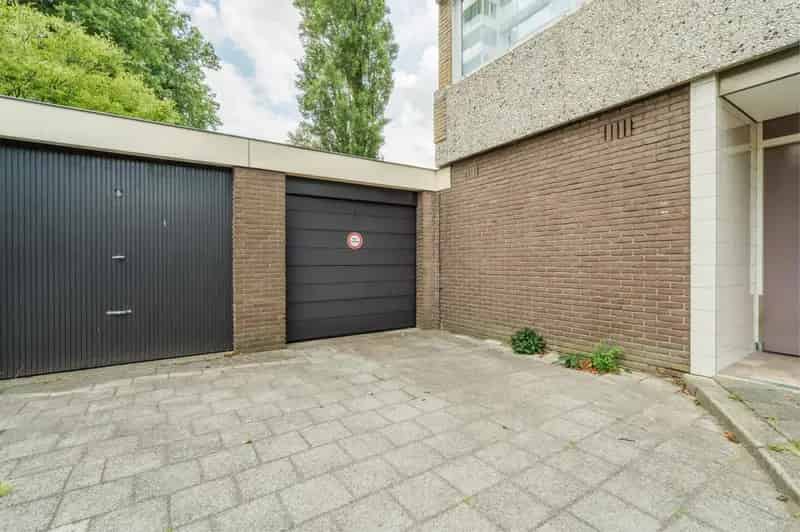 Appartement te koop Soest: Ruim 7e Verdieping Balkon Berging Garage