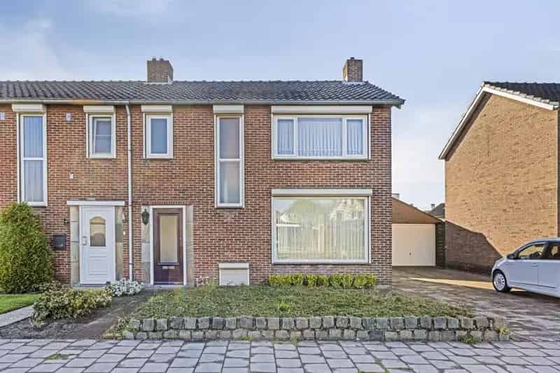 Gezinswoning Sint Jansteen 3 slaapkamers tuin garage