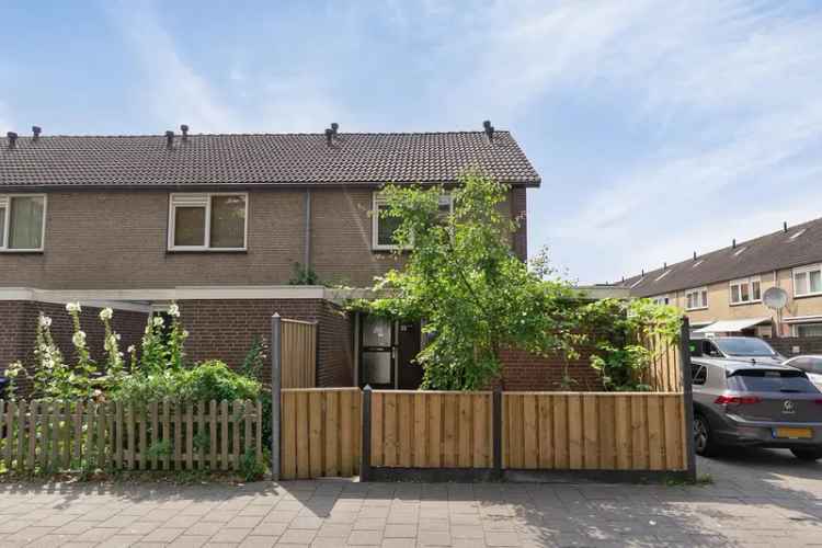 Eengezinswoning Te Koop in Zaandam, Noord-Holland