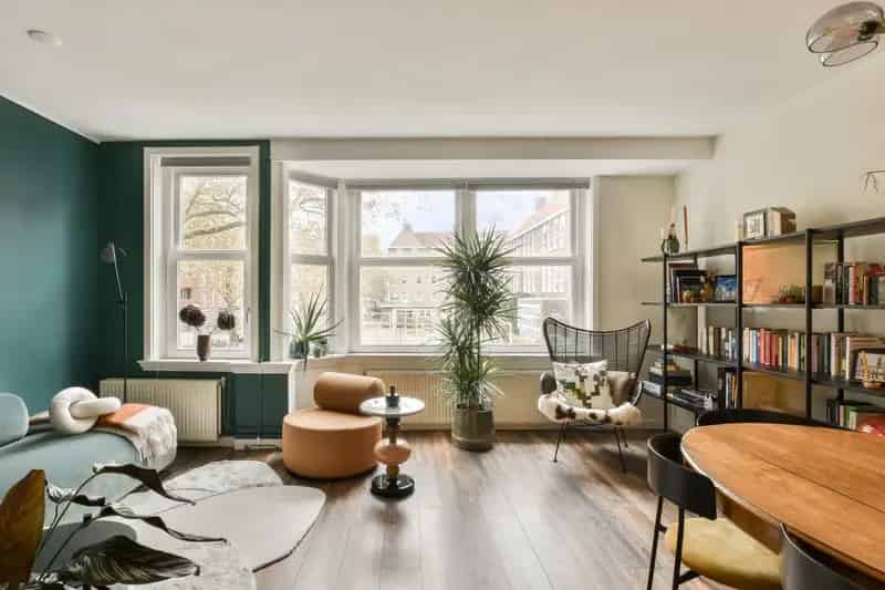 Amsterdam Pieter van der Doesstraat: Licht 3-kamer appartement