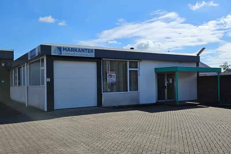 Bedrijfshal te Huur Zutphen 235m2 Kantoorruimte Parkeergelegenheid