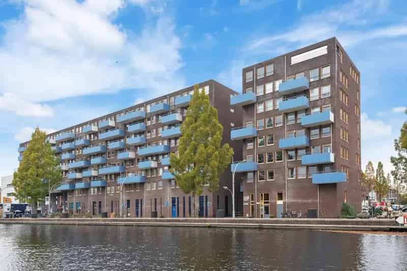 Ruim 2 Slaapkamer Appartement Laminaatvloer Moderne Keuken