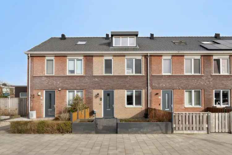 Huis te koop: Vermaetweg 80 3195 BR Pernis Rotterdam 