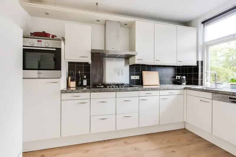 Ruime Familiewoning met Garage en Zonnepanelen Bergschenhoek