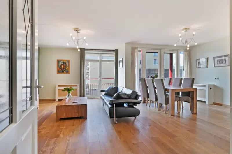 Appartement Amsterdam Noord 85m2 2 slaapkamers loggia parkeerplaats