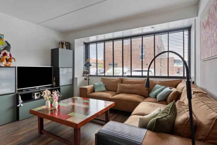 Moderne 5 Slaapkamers 2 Badkamers Instapklare Hoekwoning Veenendaal