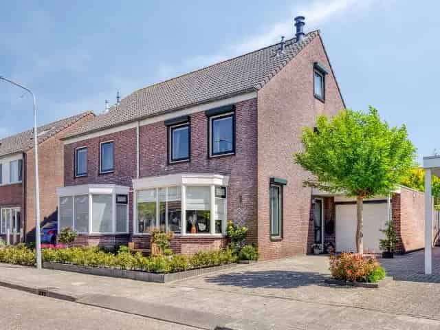Ruime Tweekapper Oude Tonge 4 slaapkamers Garage Energielabel B
