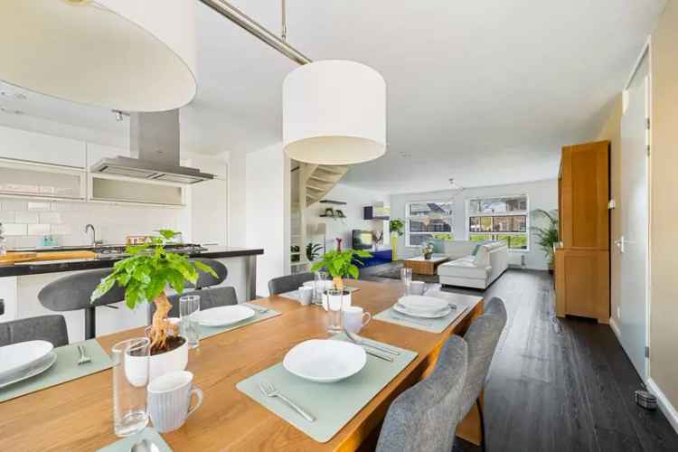 Huis te koop Den Haag: Royale 5 slaapkamer tweekapper aan het water