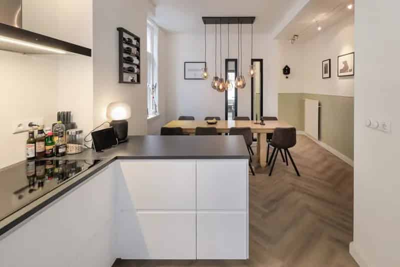 Appartement te koop Den Bosch Centrum: Lichtrijk bovenhuis met dakterras