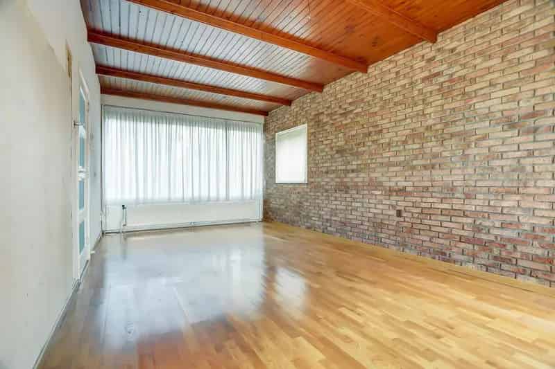 Huis te koop Hees 4 slaapkamers grote tuin moderniseren