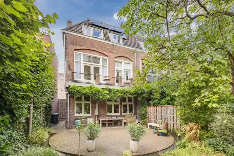 Ruim Vooroorlogs Herenhuis Dordrecht Diepe Stadstuin