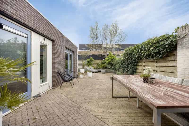Levensloopbestendig Wonen Oud-Beijerland 3 Slaapkamers 2 Badkamers Garage Tuin