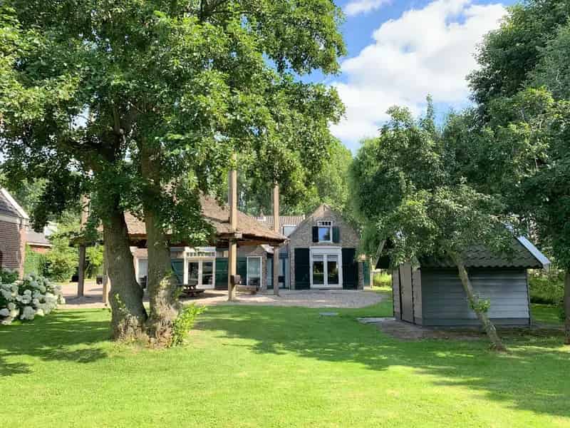 Rijksmonumentale Boerderij met Kantoor te Koop