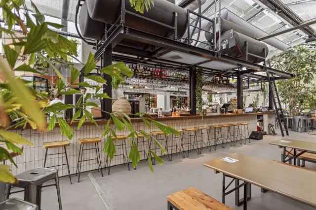 Foodhall te koop Venlo: Gerenoveerd pand Julianapark
