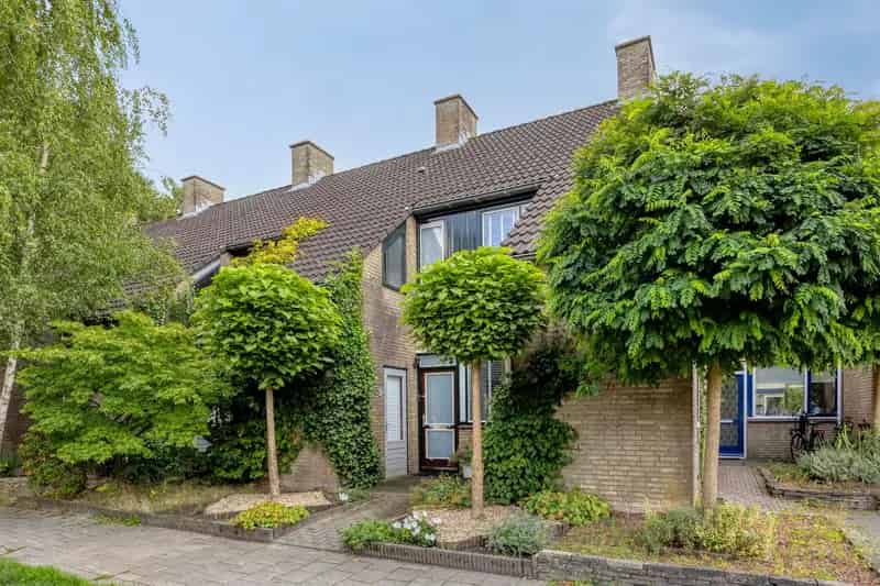 4 Slaapkamers Huis te Koop Etten Leur Ruime Tuin Moderne Keuken